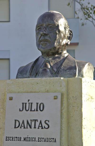 Busto de Júlio Dantas, Lagos