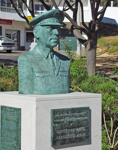 Estátua do Capitão de Abril Salgueiro Maia. Lagos